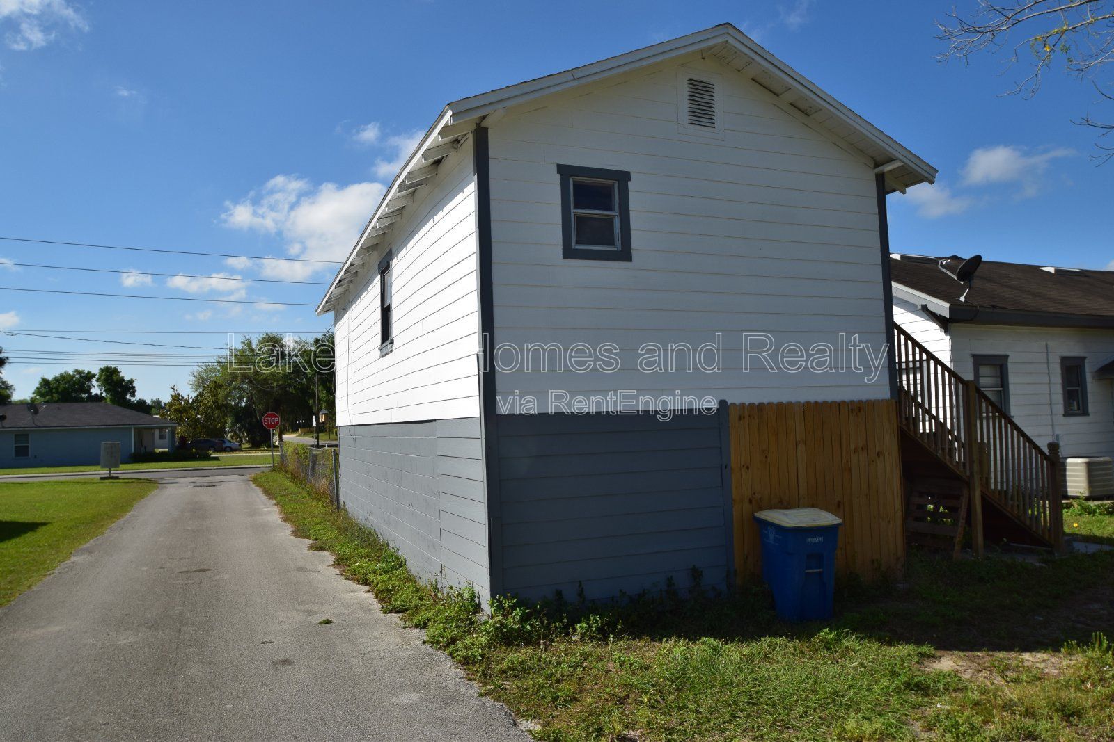 Cozy 1-Bed Home in Bartow: Perfect Balance of Comfort & Convenience! property image