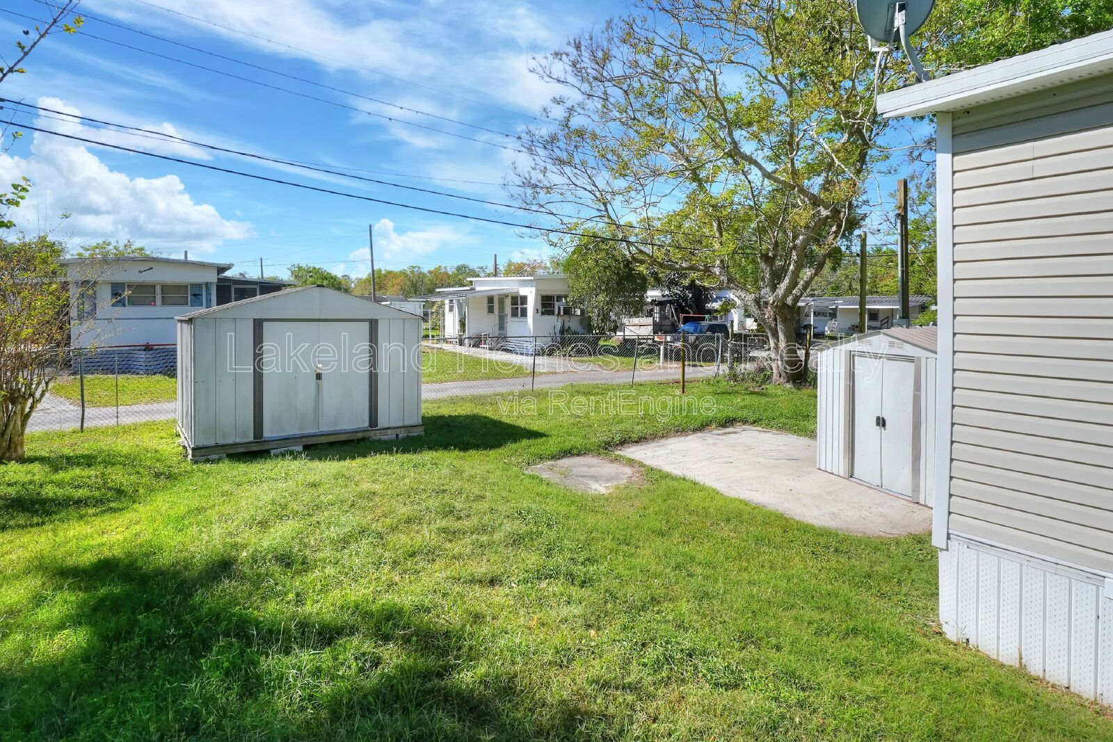 Comfy 3-Bed, 2-Bath Retreat Awaits for You in Lakeland!