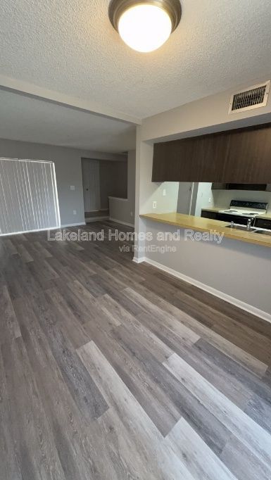 Charming 2-Bedroom Townhouse Retreat with 1.5 Baths in Lakeland! property image