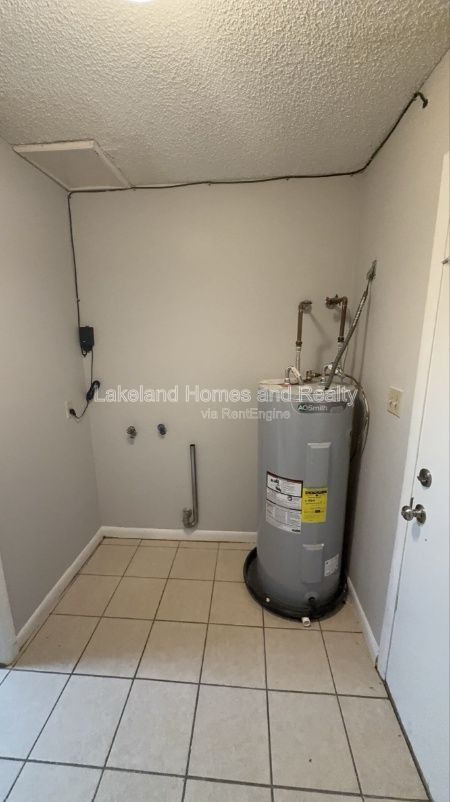 Charming 2-Bedroom Townhouse Retreat with 1.5 Baths in Lakeland! property image