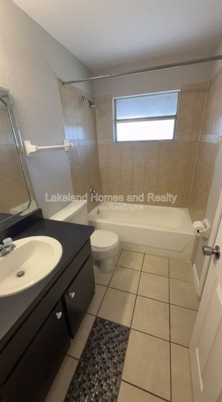 Charming 2-Bedroom Townhouse Retreat with 1.5 Baths in Lakeland! property image