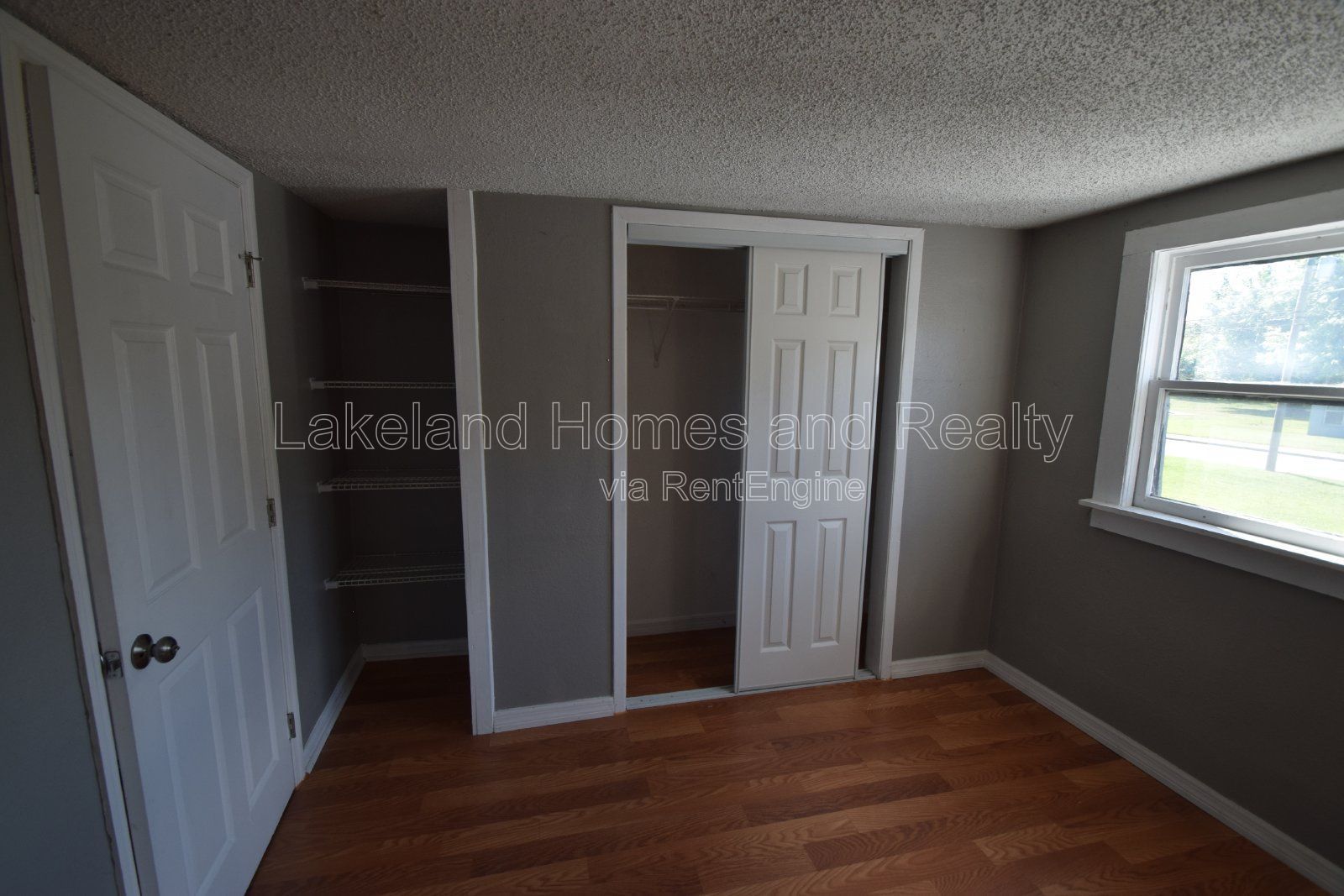 Cozy 1-Bed Home in Bartow: Perfect Balance of Comfort & Convenience! property image