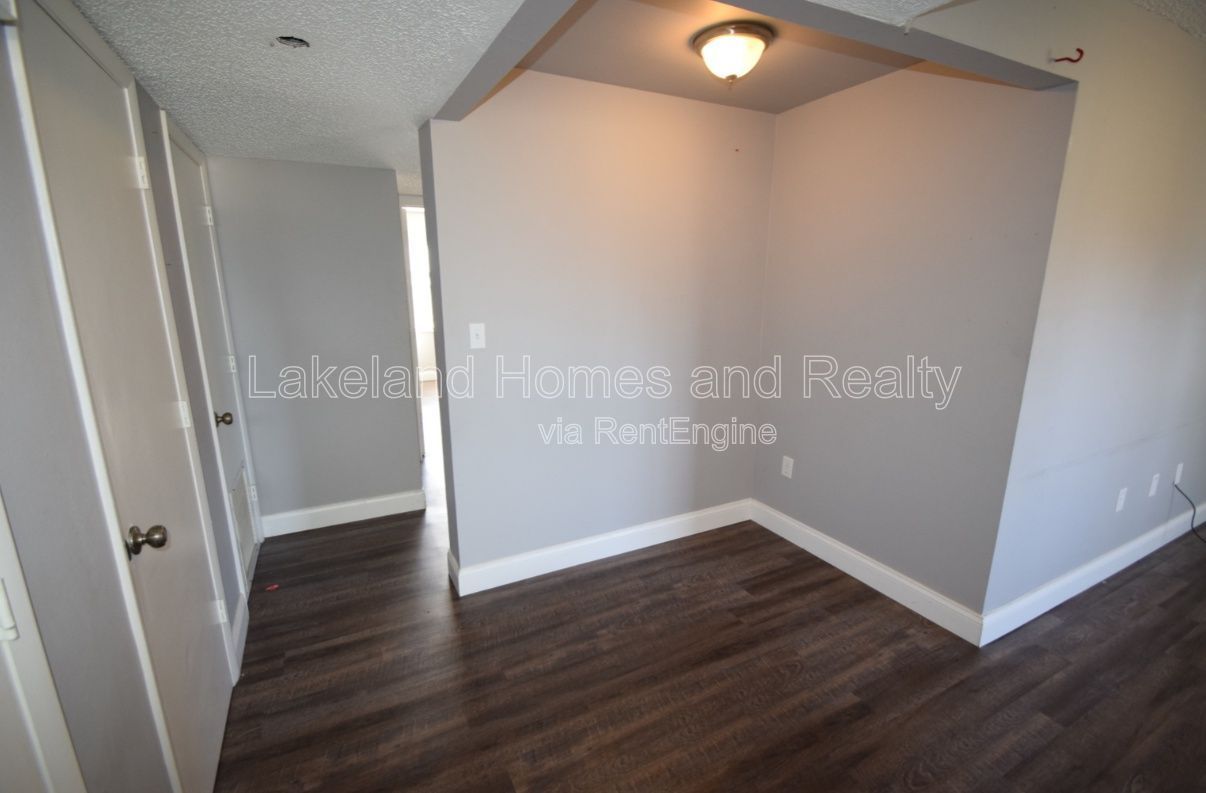 Charming 2-Bed Gem in Lakeland – Cozy Comfort Awaits at 1005 South New York Avenue! property image