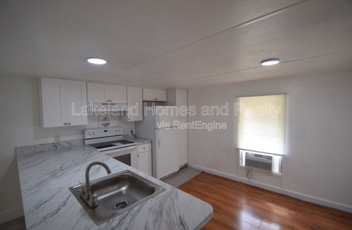 Charming 1-Bed Mobile Home in Lakeland – Your Cozy Retreat Awaits! property image