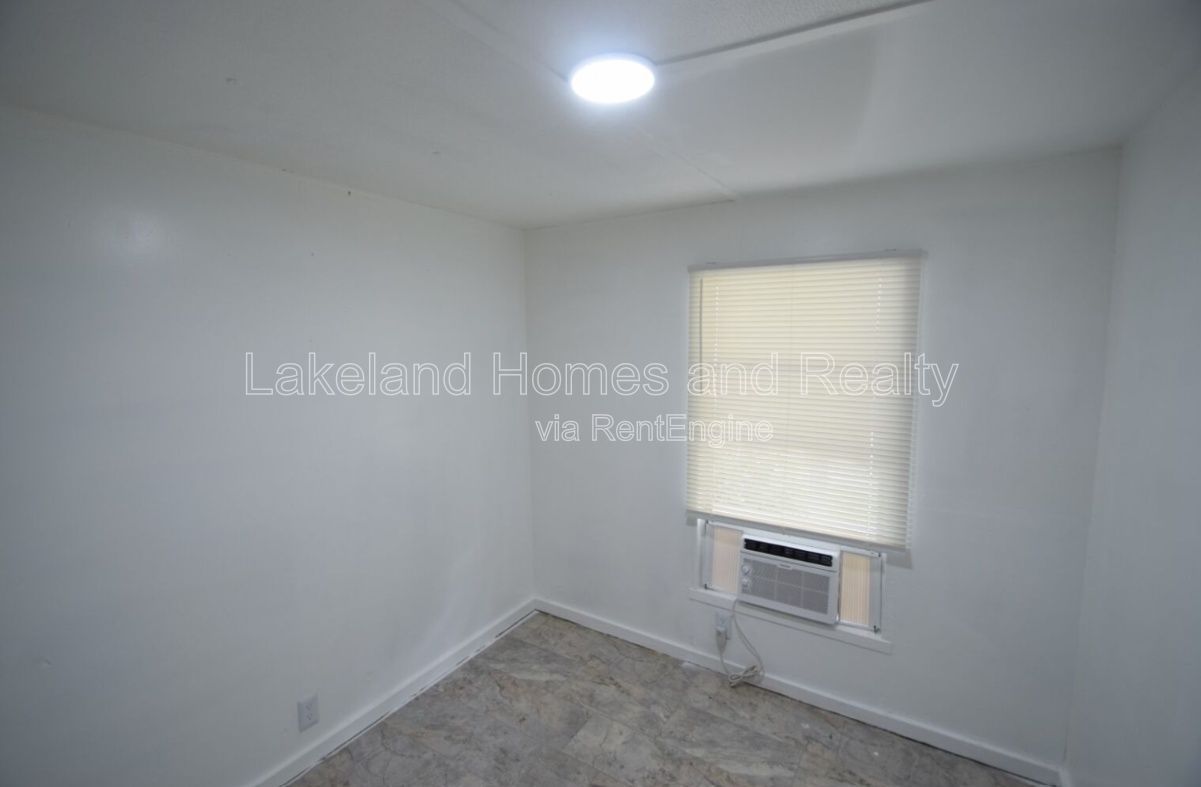 Charming 1-Bed Mobile Home in Lakeland – Your Cozy Retreat Awaits! property image