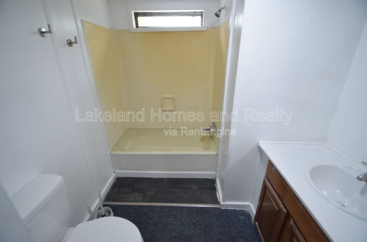 Charming 1-Bed Mobile Home in Lakeland – Your Cozy Retreat Awaits! property image