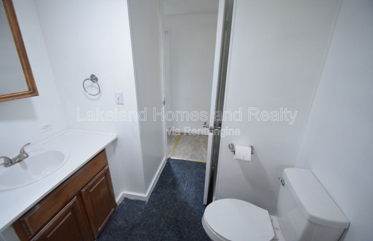 Charming 1-Bed Mobile Home in Lakeland – Your Cozy Retreat Awaits! property image