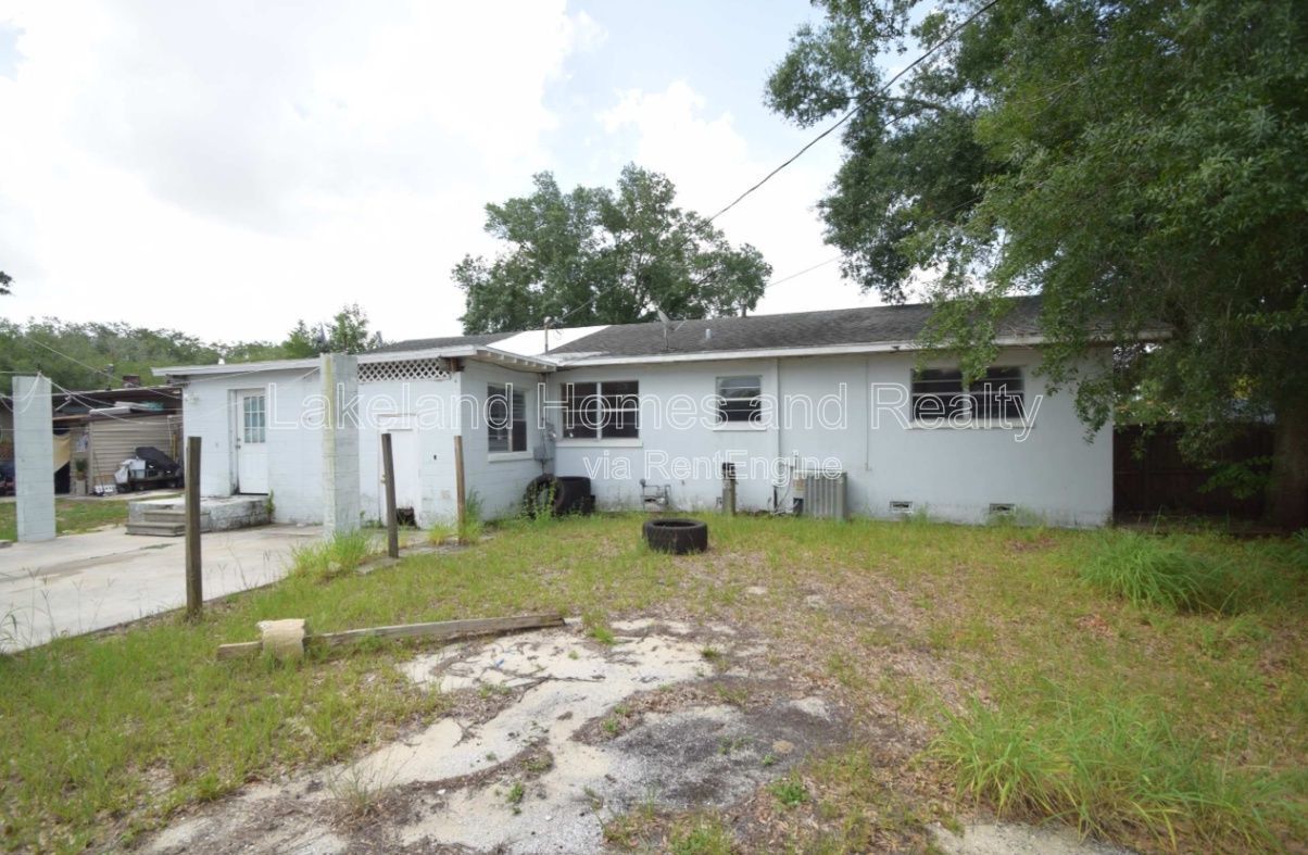 Charming 3-Bedroom Home with 1 Bath and 1335 Sq Ft of Comfort in Lake Wales! property image