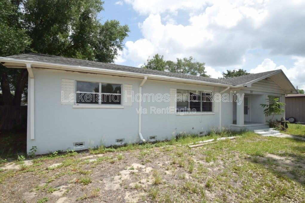 Charming 3-Bedroom Home with 1 Bath and 1335 Sq Ft of Comfort in Lake Wales! property image