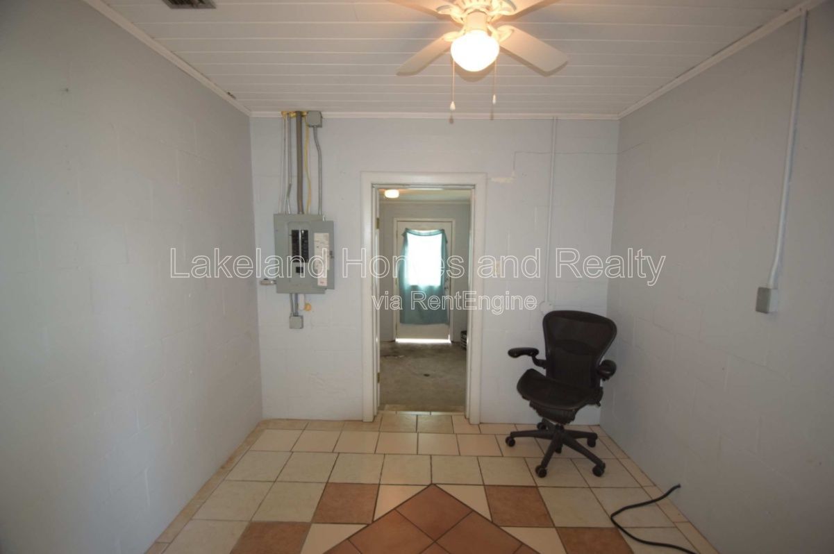 Charming 3-Bedroom Home with 1 Bath and 1335 Sq Ft of Comfort in Lake Wales! property image
