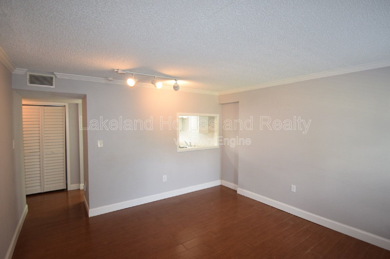 Charming 2-Bed Retreat in Lakeland – A Cozy Home Awaits! property image