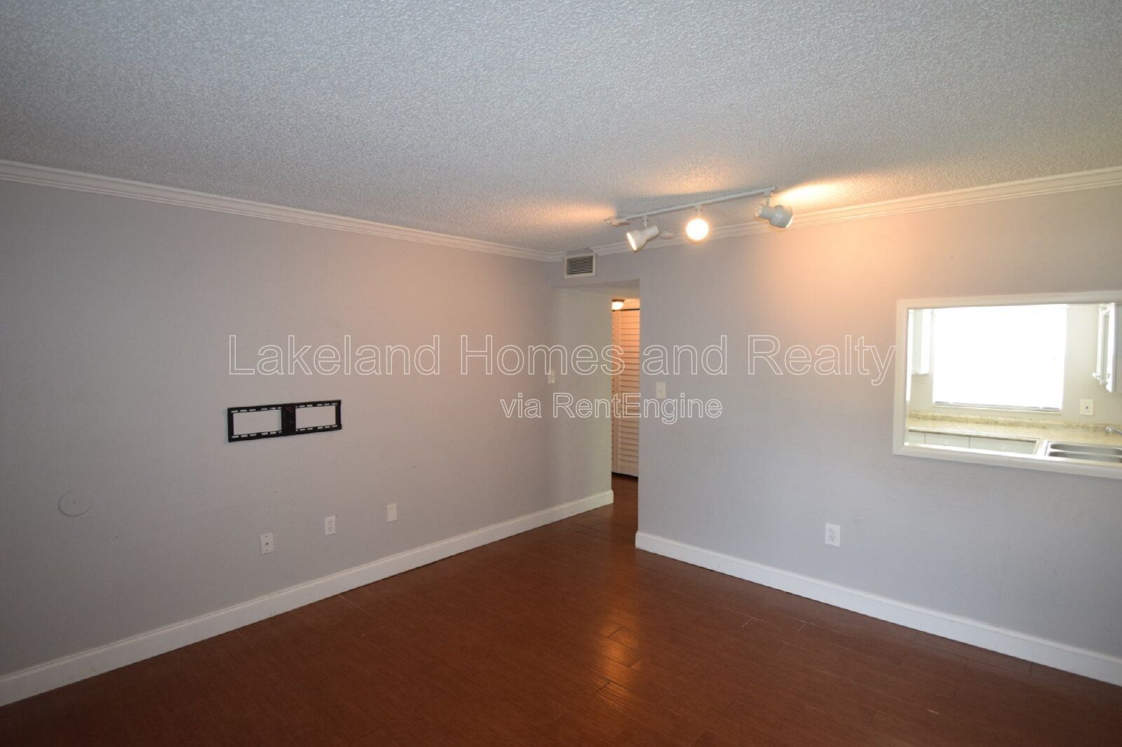 Charming 2-Bed Retreat in Lakeland – A Cozy Home Awaits! property image