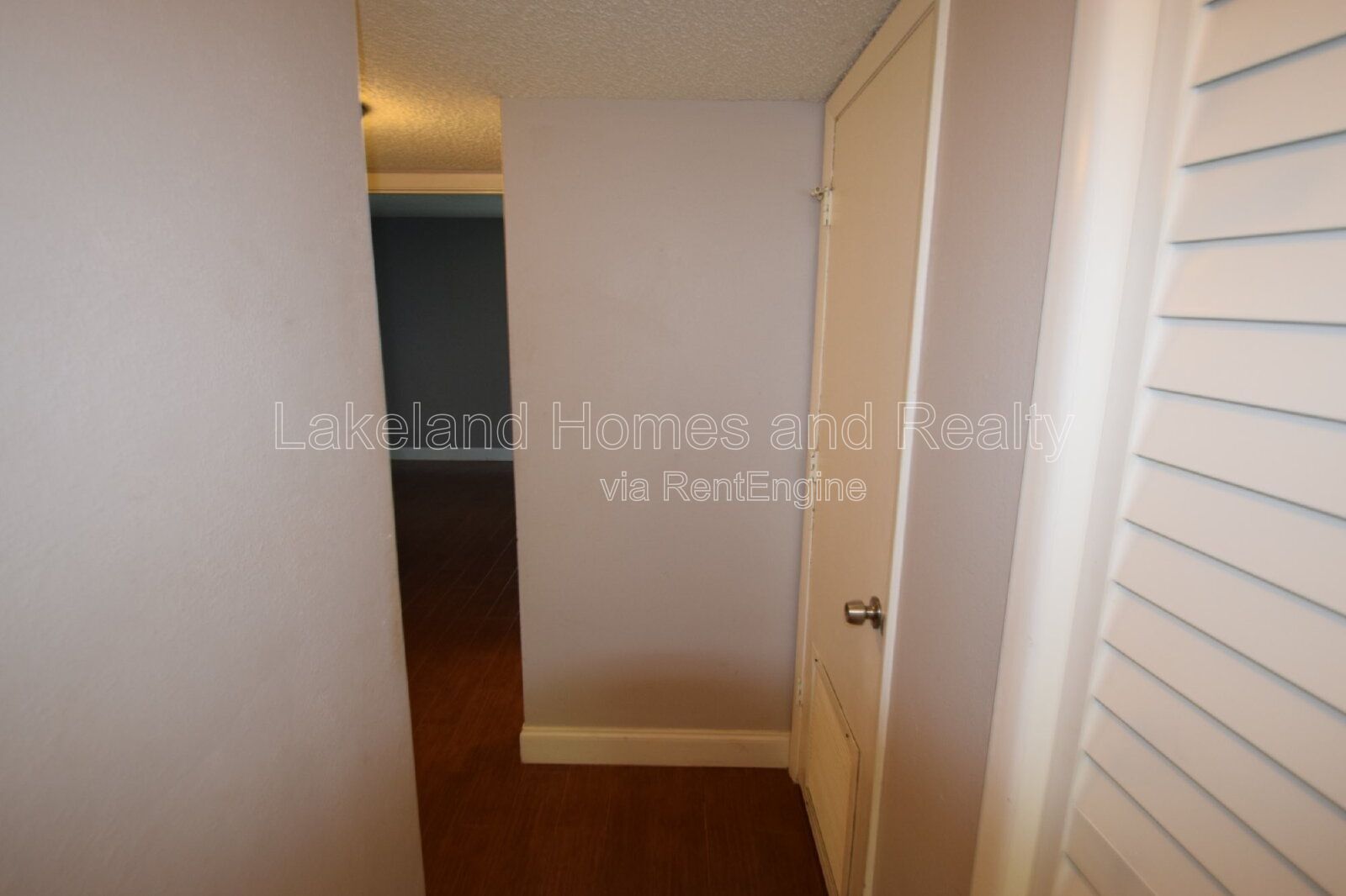Charming 2-Bed Retreat in Lakeland – A Cozy Home Awaits! property image