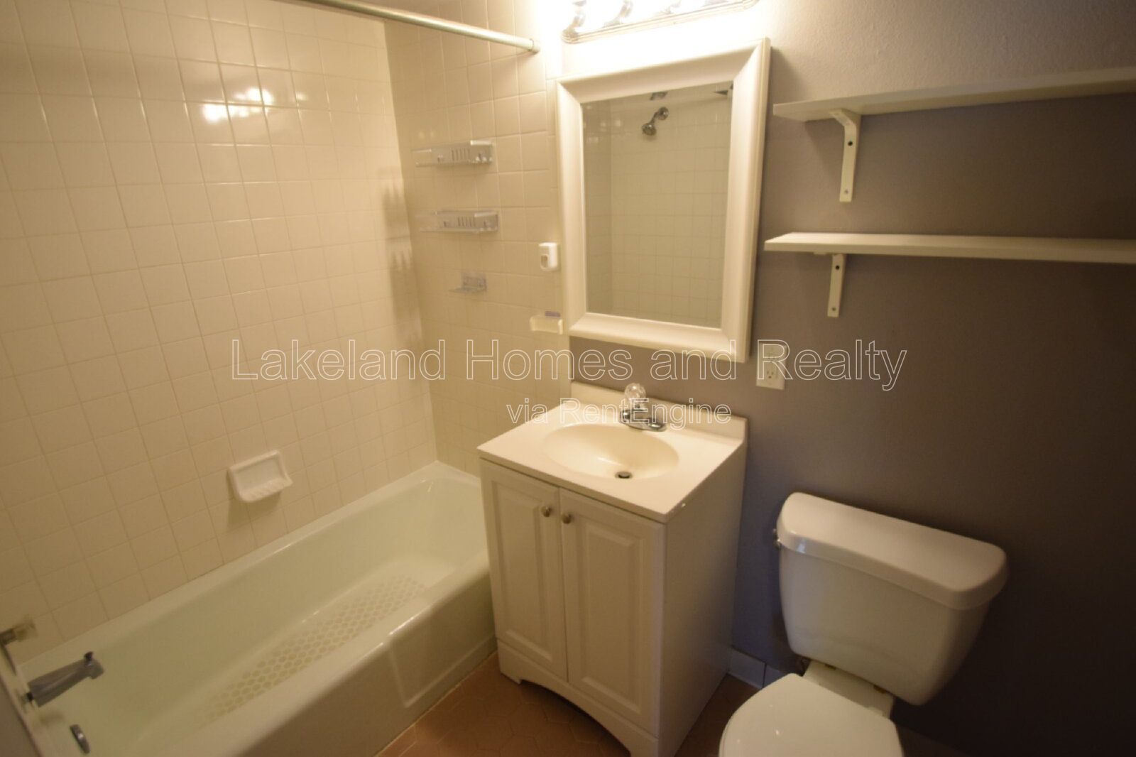 Charming 2-Bed Retreat in Lakeland – A Cozy Home Awaits! property image
