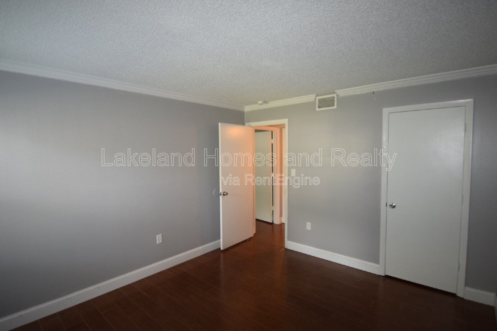 Charming 2-Bed Retreat in Lakeland – A Cozy Home Awaits! property image