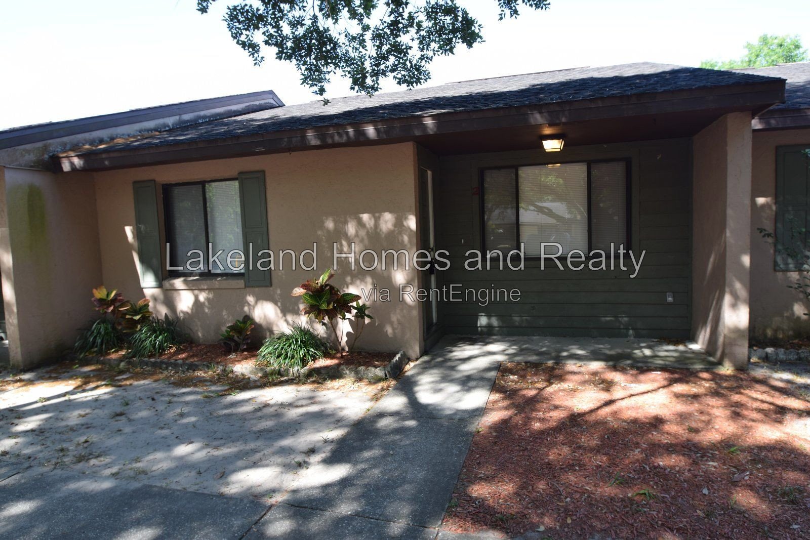 Charming 2-Bed Oasis in Auburndale: Cozy Comfort with 1.5 Baths! property image