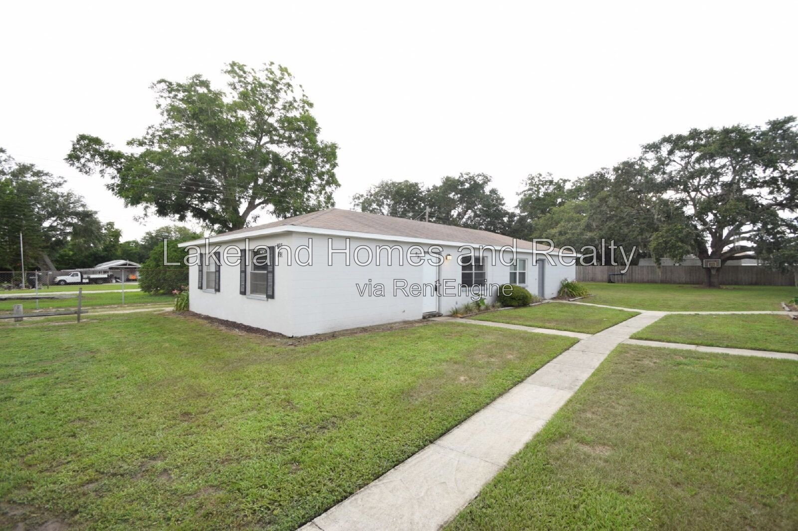 Charming 2-Bed Haven in Lakeland – Cozy, Convenient, and Ready for You property image