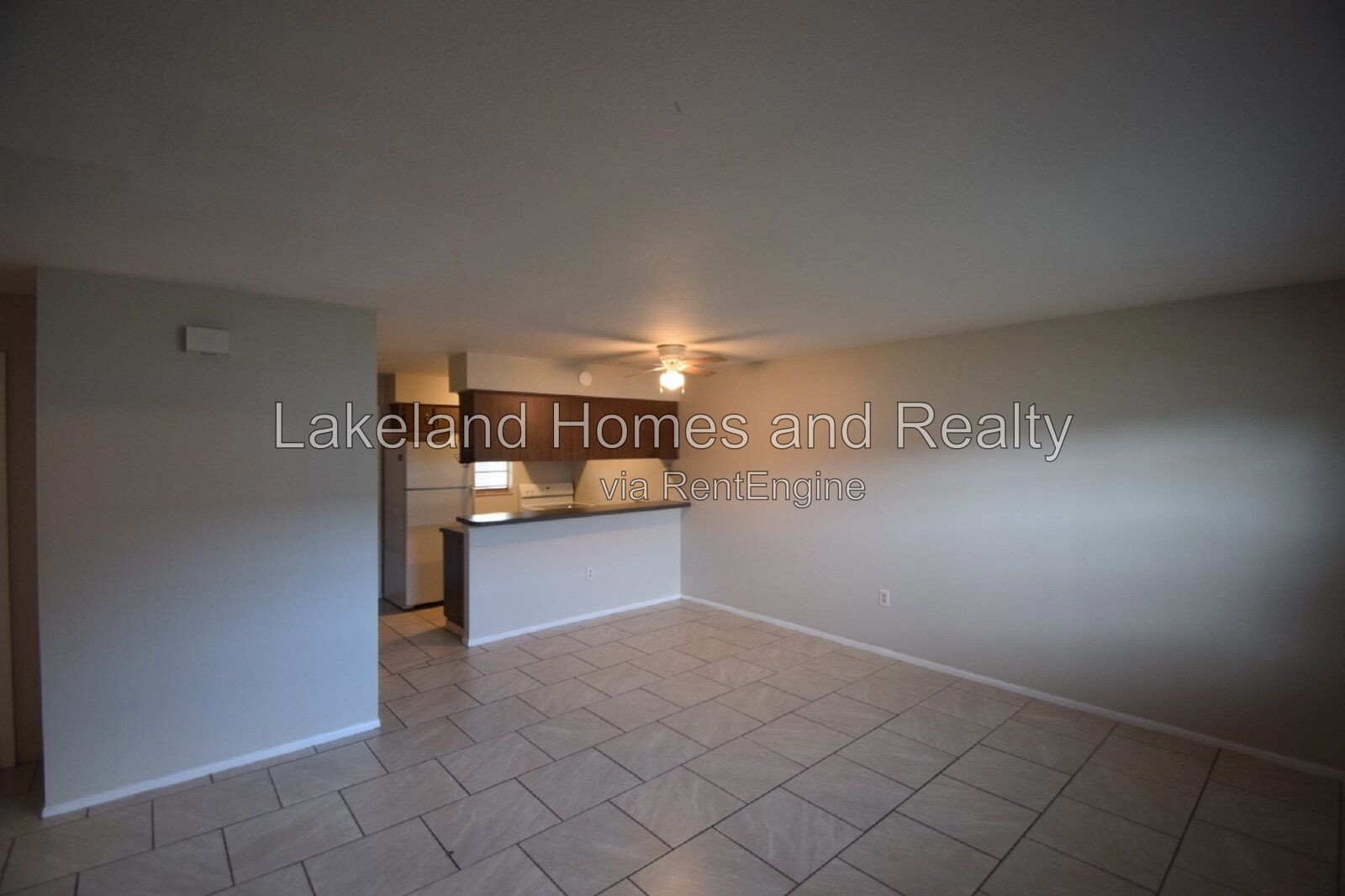Charming 2-Bed Haven in Lakeland – Cozy, Convenient, and Ready for You property image