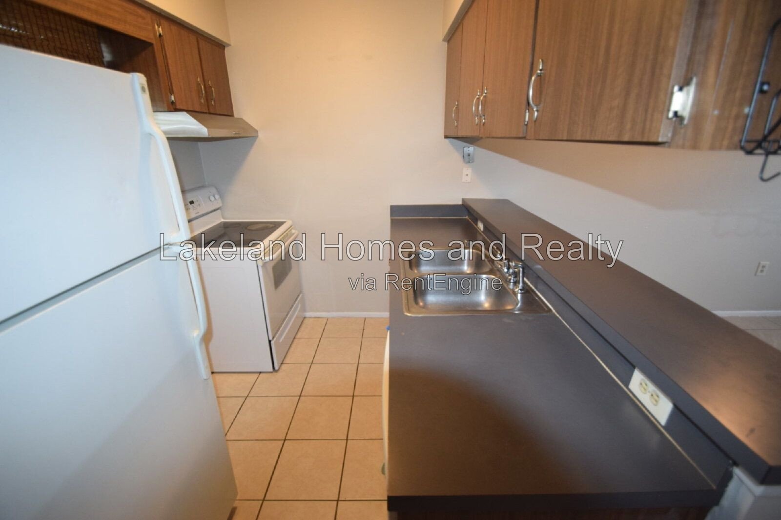 Charming 2-Bed Haven in Lakeland – Cozy, Convenient, and Ready for You property image