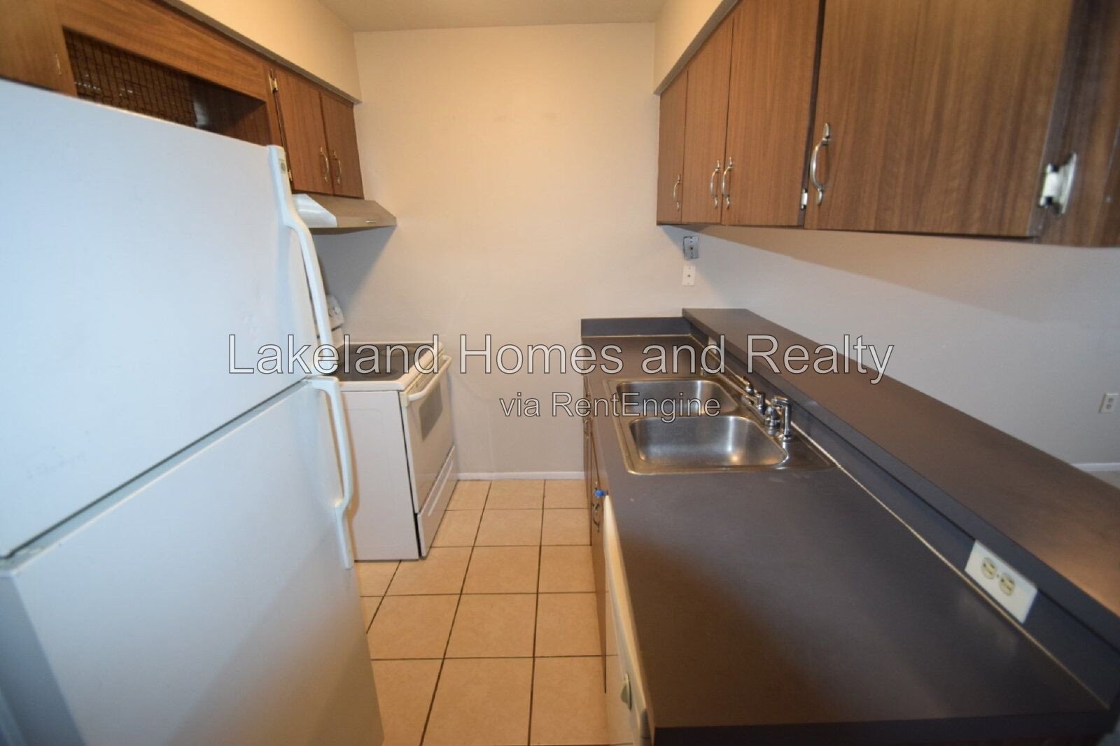 Charming 2-Bed Haven in Lakeland – Cozy, Convenient, and Ready for You property image