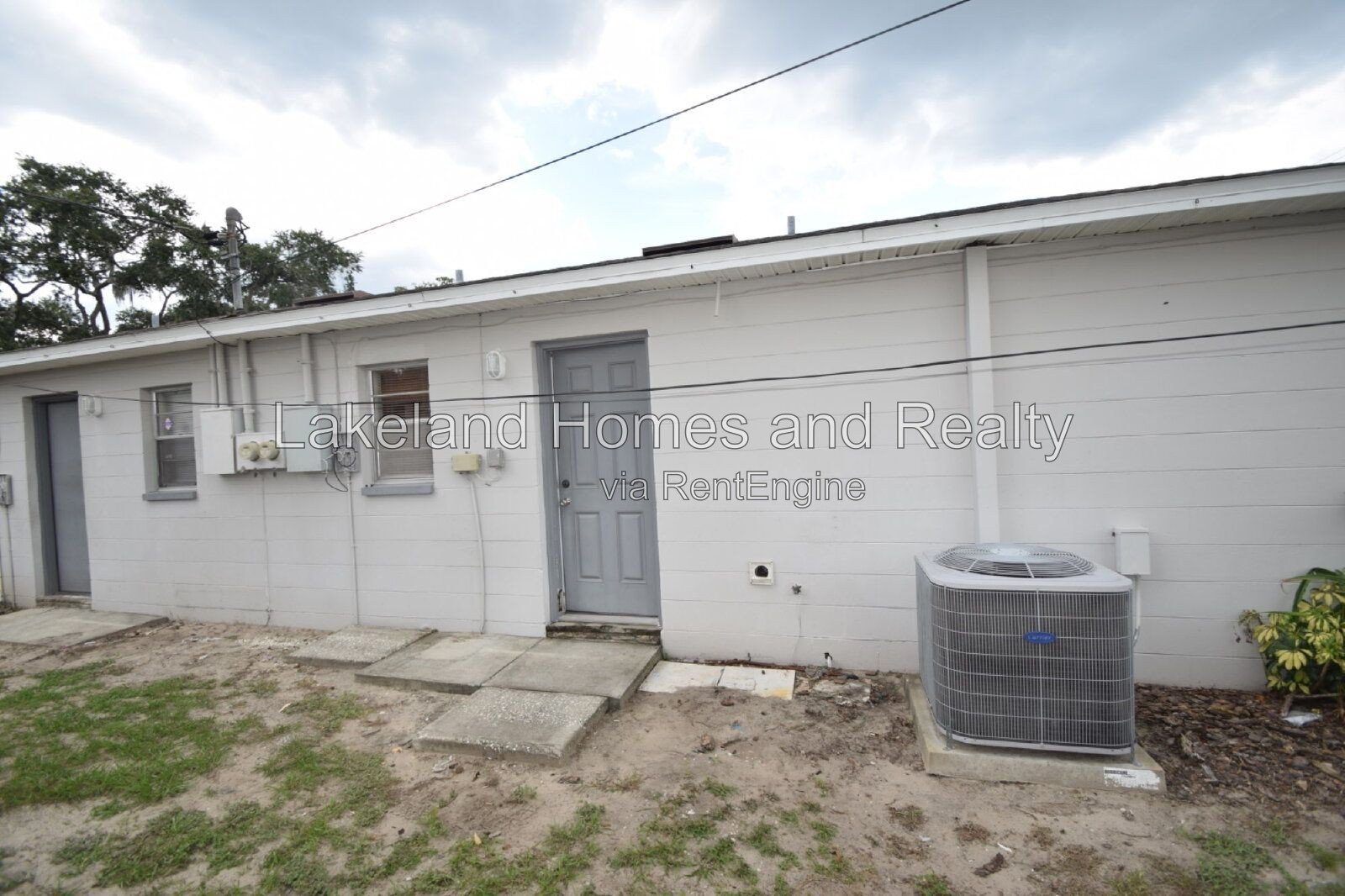 Charming 2-Bed Haven in Lakeland – Cozy, Convenient, and Ready for You property image