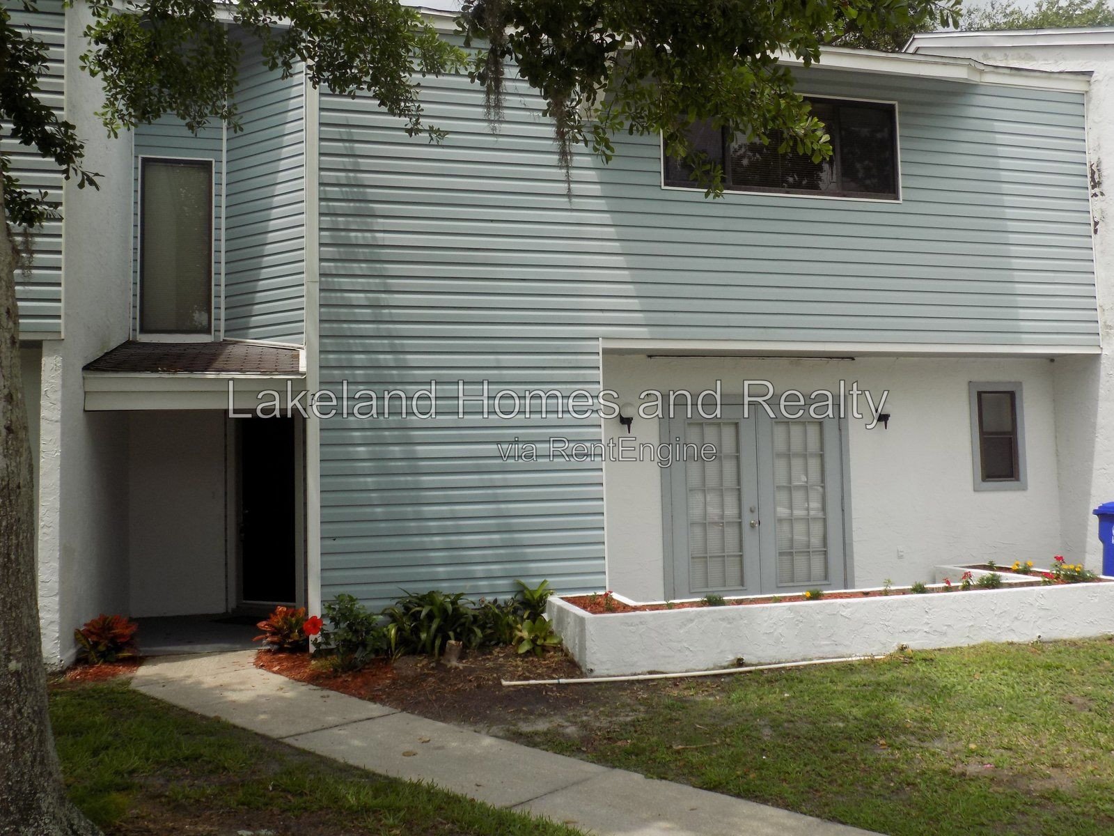 Spacious 2-Bed Home with 1.5 Baths in Lakeland – 1,977 Sq. Ft. of Comfort property image