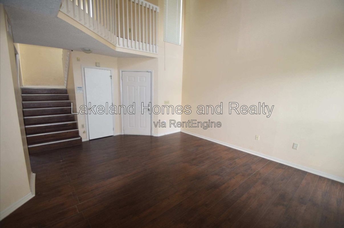 Spacious 2-Bed Home with 1.5 Baths in Lakeland – 1,977 Sq. Ft. of Comfort property image
