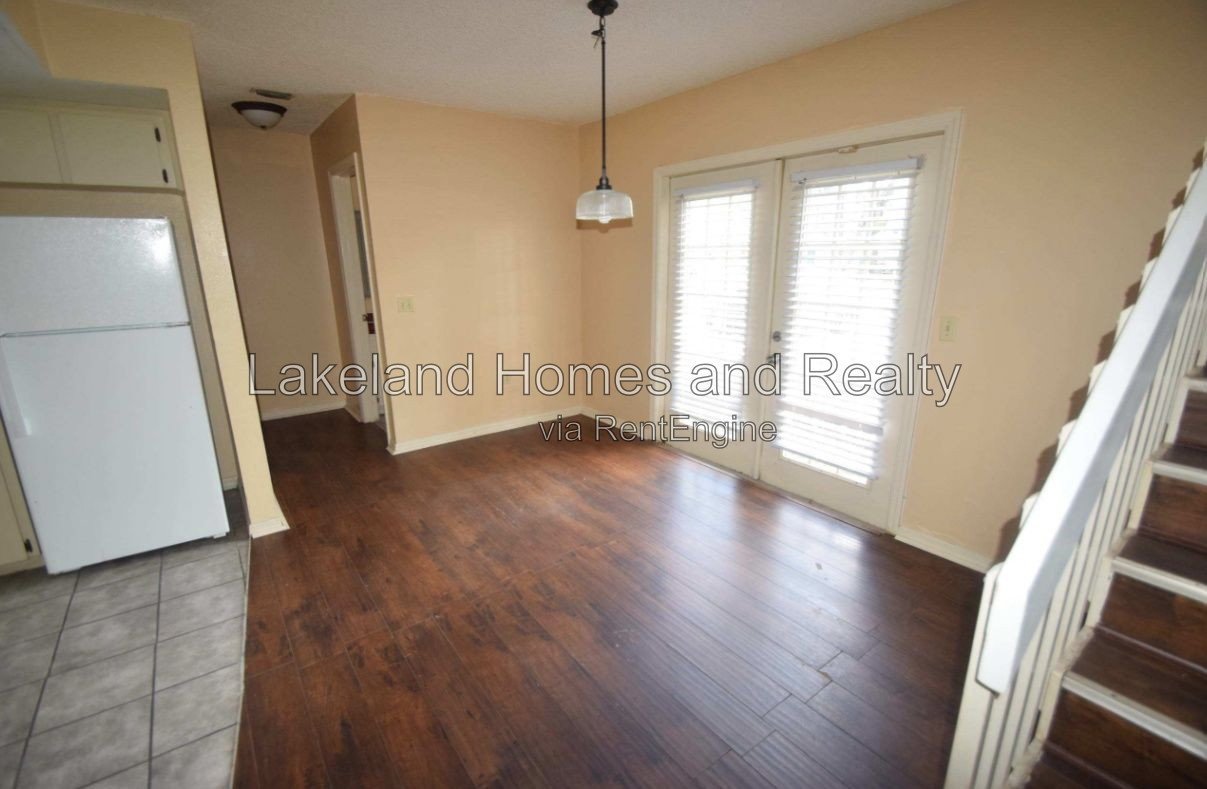 Spacious 2-Bed Home with 1.5 Baths in Lakeland – 1,977 Sq. Ft. of Comfort property image