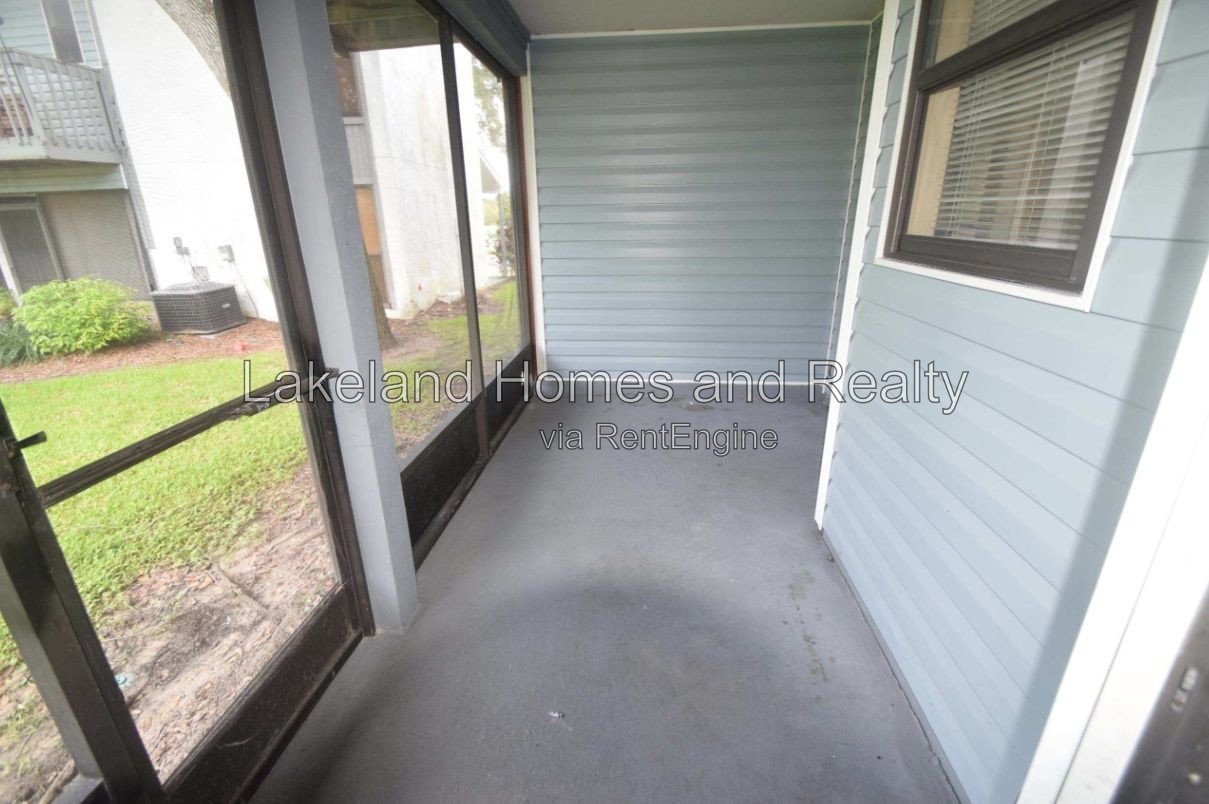 Spacious 2-Bed Home with 1.5 Baths in Lakeland – 1,977 Sq. Ft. of Comfort property image