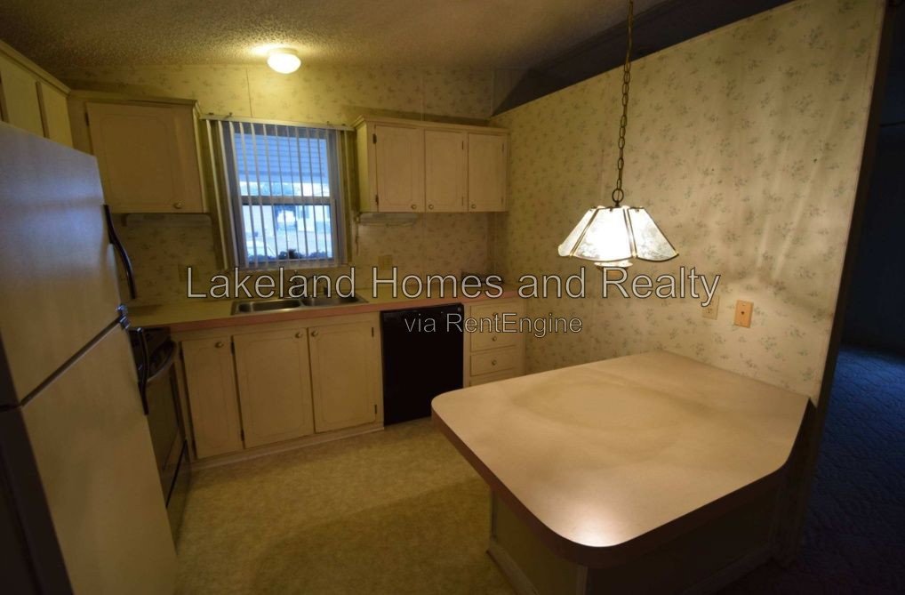 Charming 2-Bed, 2-Bath Home on Fox Hill Drive property image