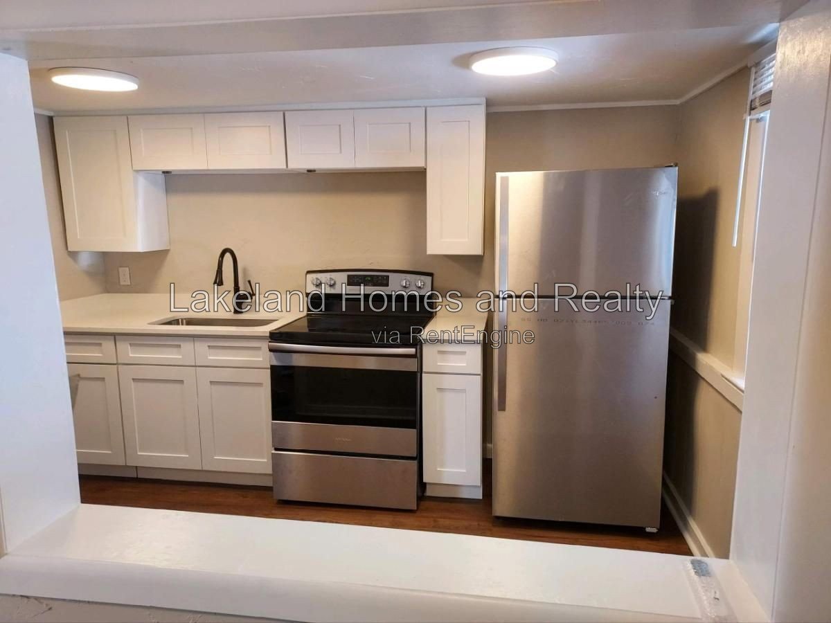 Cozy 1-Bed Home Awaits at 906 1/2 Vistabula St! property image