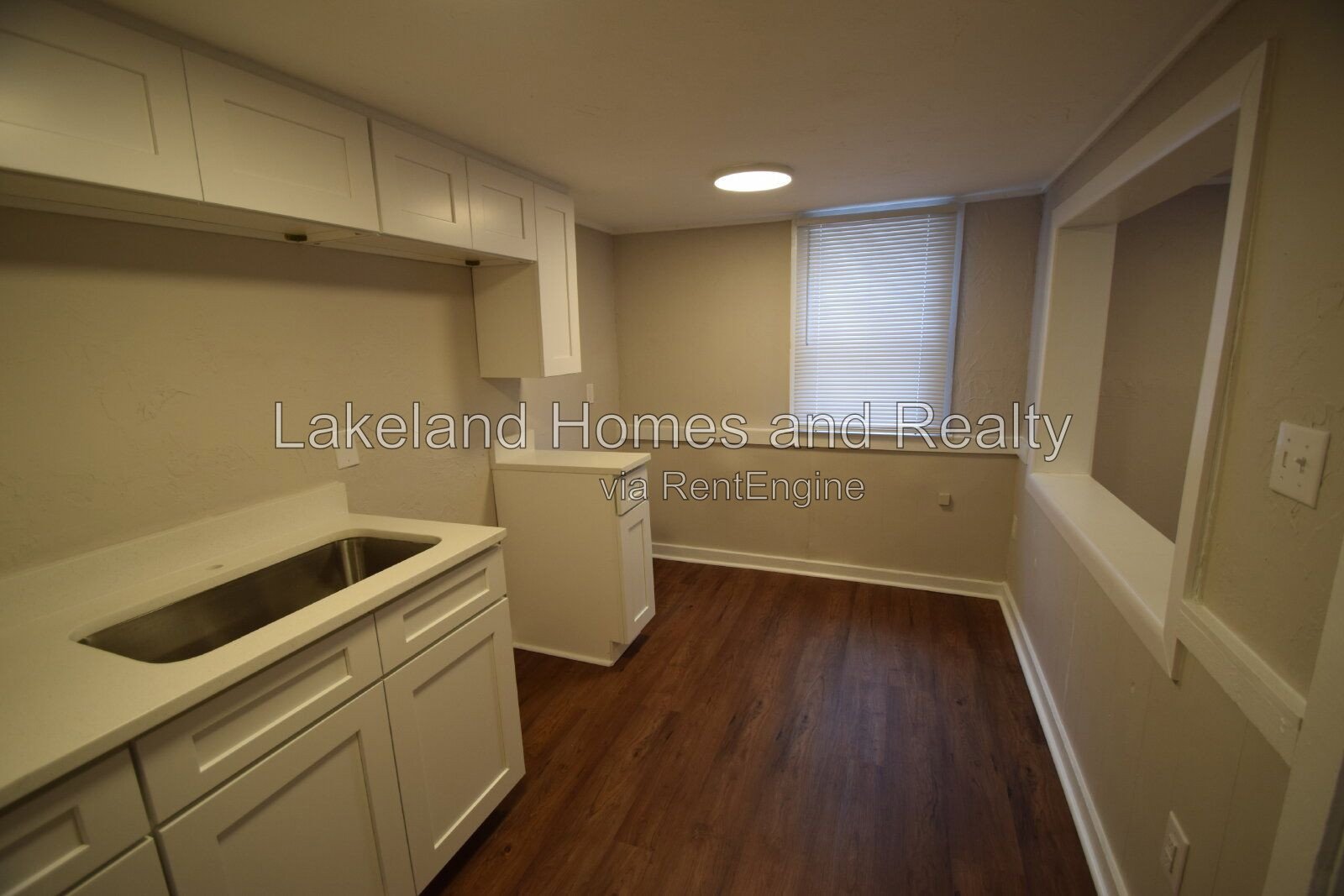 Cozy 1-Bed Home Awaits at 906 1/2 Vistabula St! property image