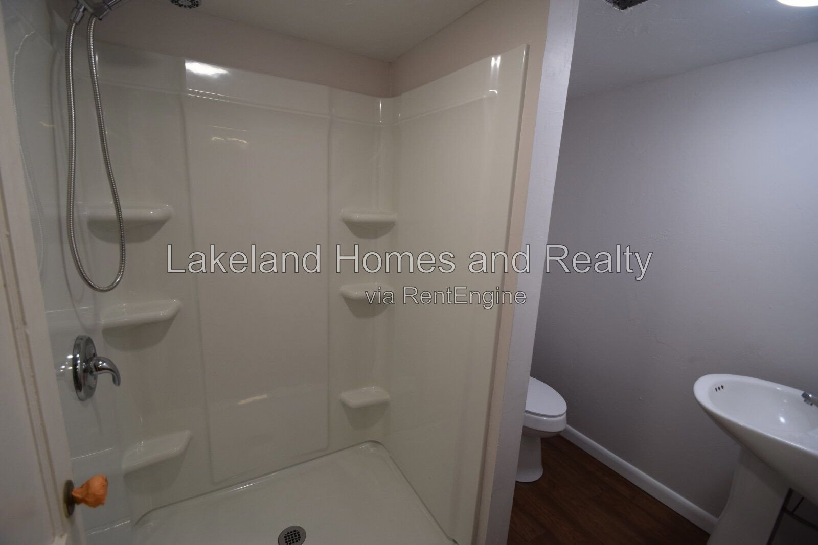 Cozy 1-Bed Home Awaits at 906 1/2 Vistabula St! property image