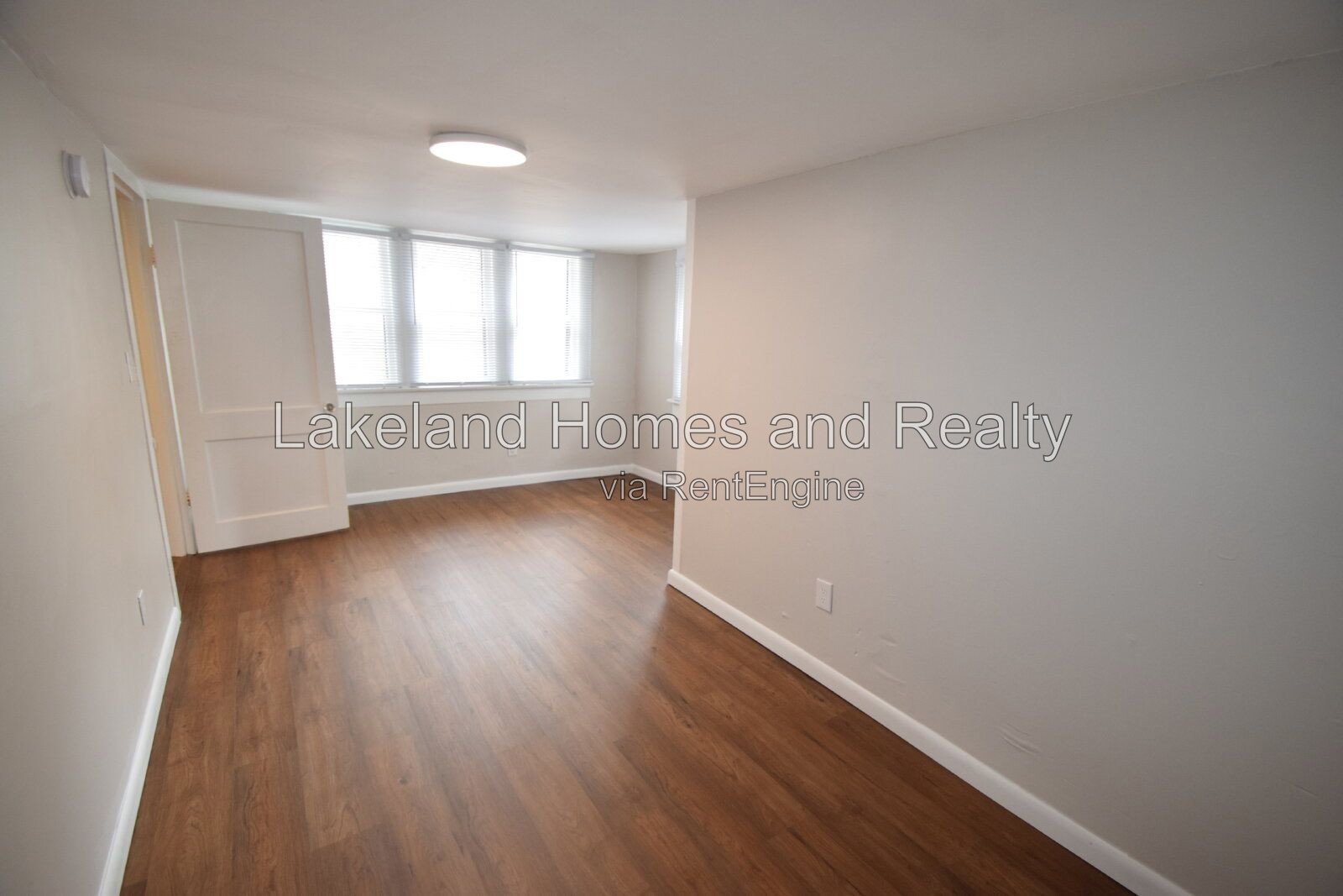 Cozy 1-Bed Home Awaits at 906 1/2 Vistabula St! property image