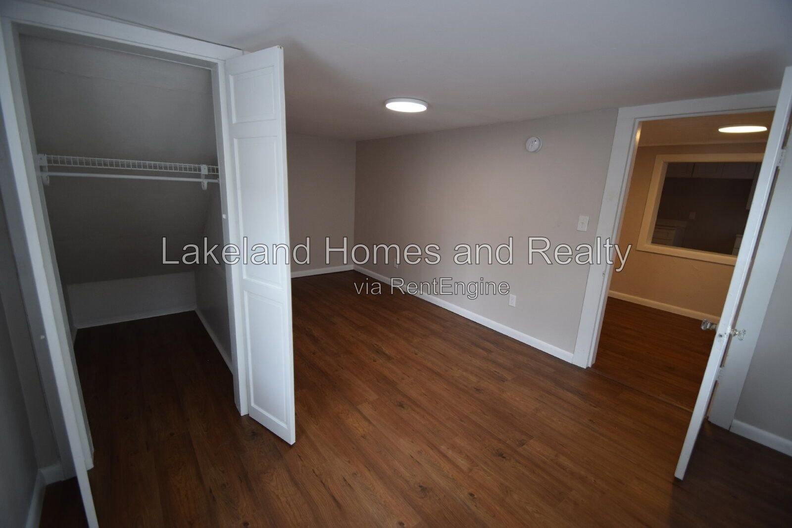Cozy 1-Bed Home Awaits at 906 1/2 Vistabula St! property image