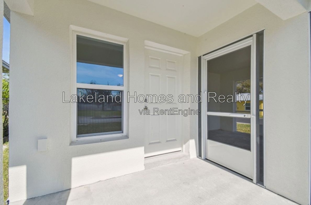 Like-New 3 Bed, 2 Bath Home in Lakeland – Built in 2024, Lawn Care Included! property image