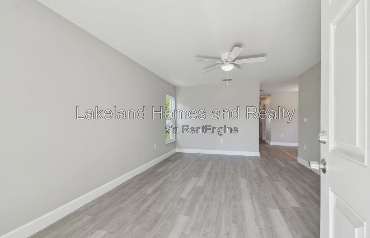 Like-New 3 Bed, 2 Bath Home in Lakeland – Built in 2024, Lawn Care Included! property image