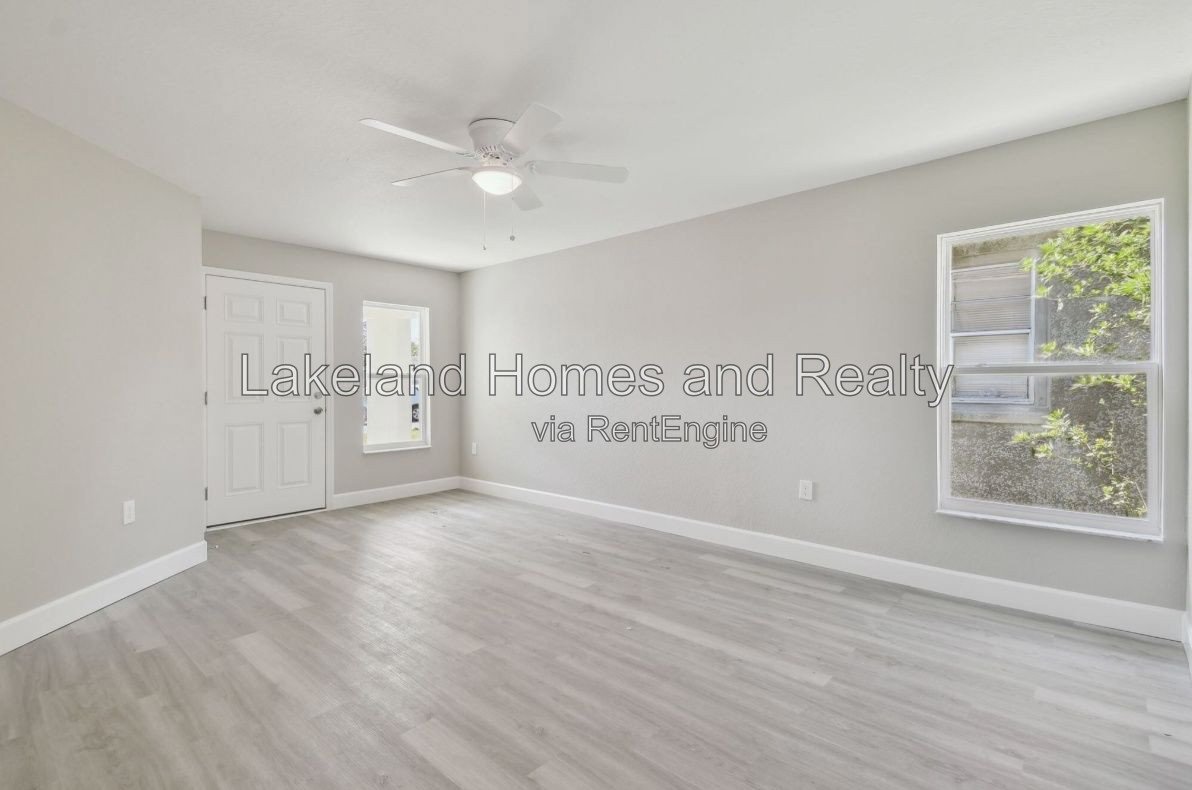 Like-New 3 Bed, 2 Bath Home in Lakeland – Built in 2024, Lawn Care Included! property image