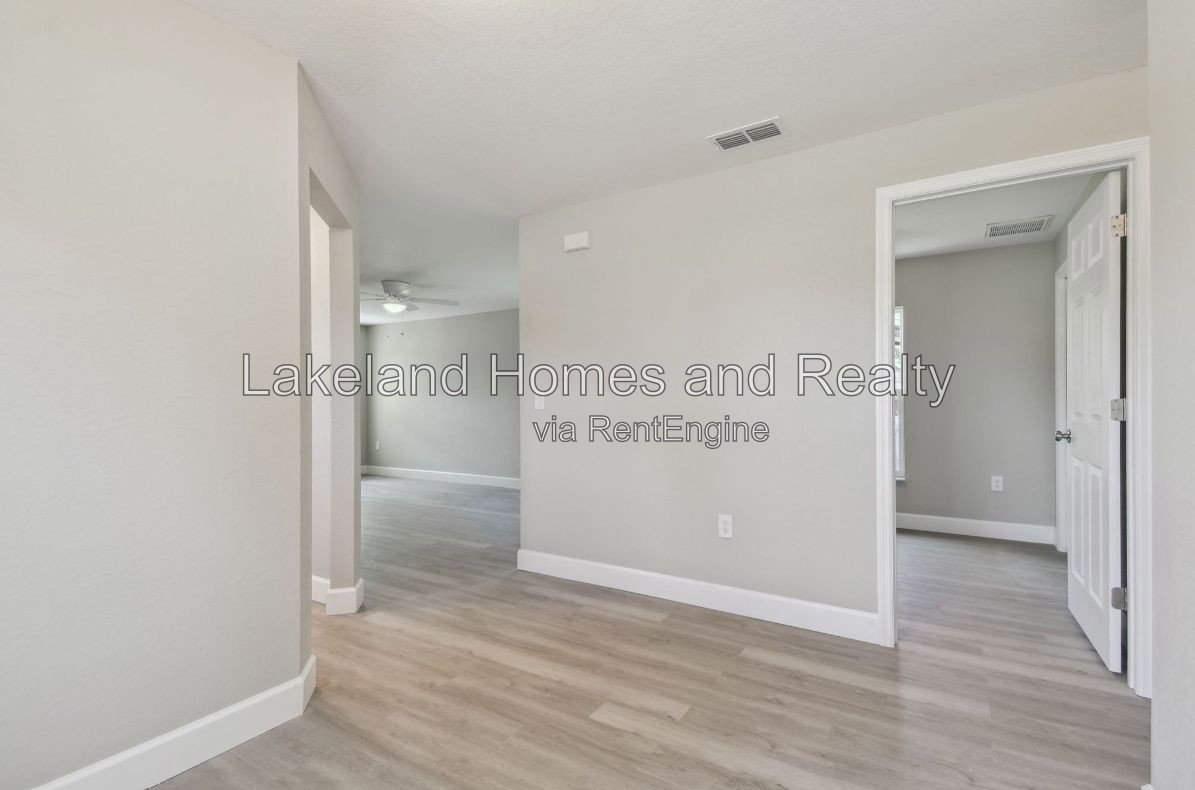 Like-New 3 Bed, 2 Bath Home in Lakeland – Built in 2024, Lawn Care Included! property image