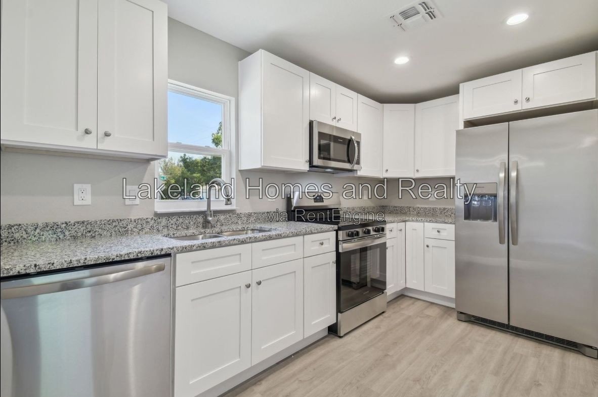 Like-New 3 Bed, 2 Bath Home in Lakeland – Built in 2024, Lawn Care Included! property image