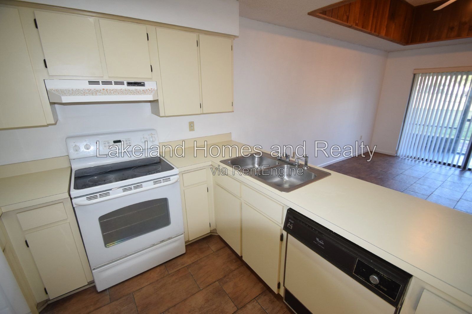 Charming & Spacious Home in Topher Trail, Mulberry property image