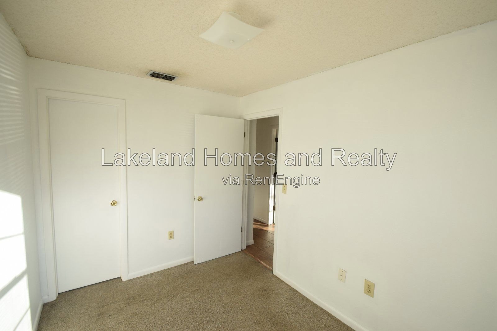 Charming & Spacious Home in Topher Trail, Mulberry property image