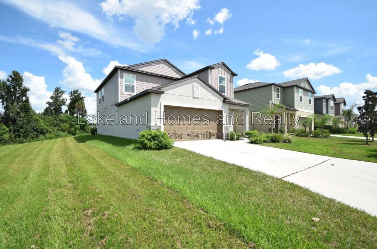 Spacious 5-Bedroom Retreat with 2.5 Baths in Charming Plant City! property image