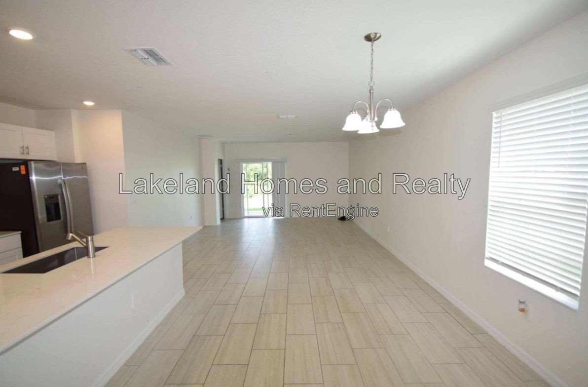 Spacious 5-Bedroom Retreat with 2.5 Baths in Charming Plant City! property image