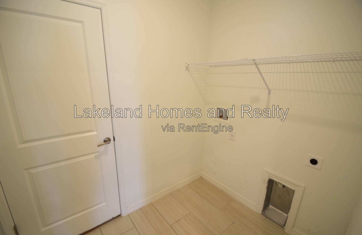 Spacious 5-Bedroom Retreat with 2.5 Baths in Charming Plant City! property image