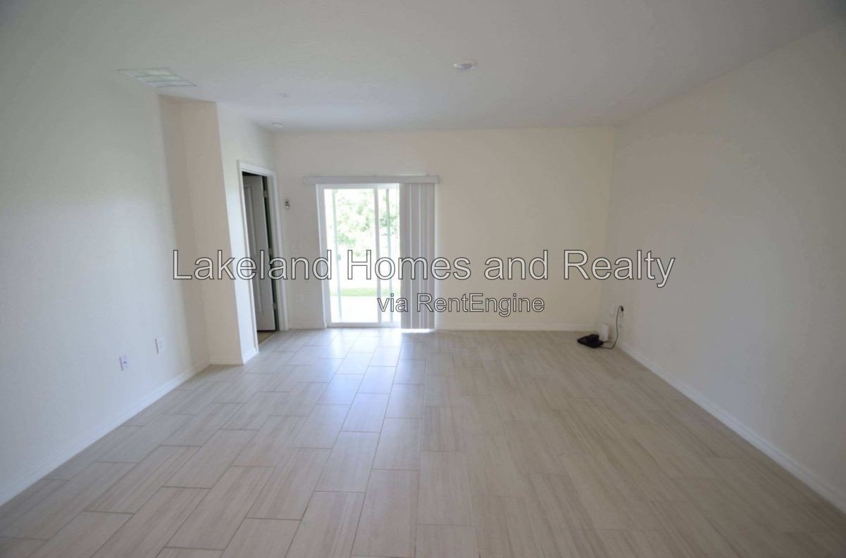 Spacious 5-Bedroom Retreat with 2.5 Baths in Charming Plant City! property image
