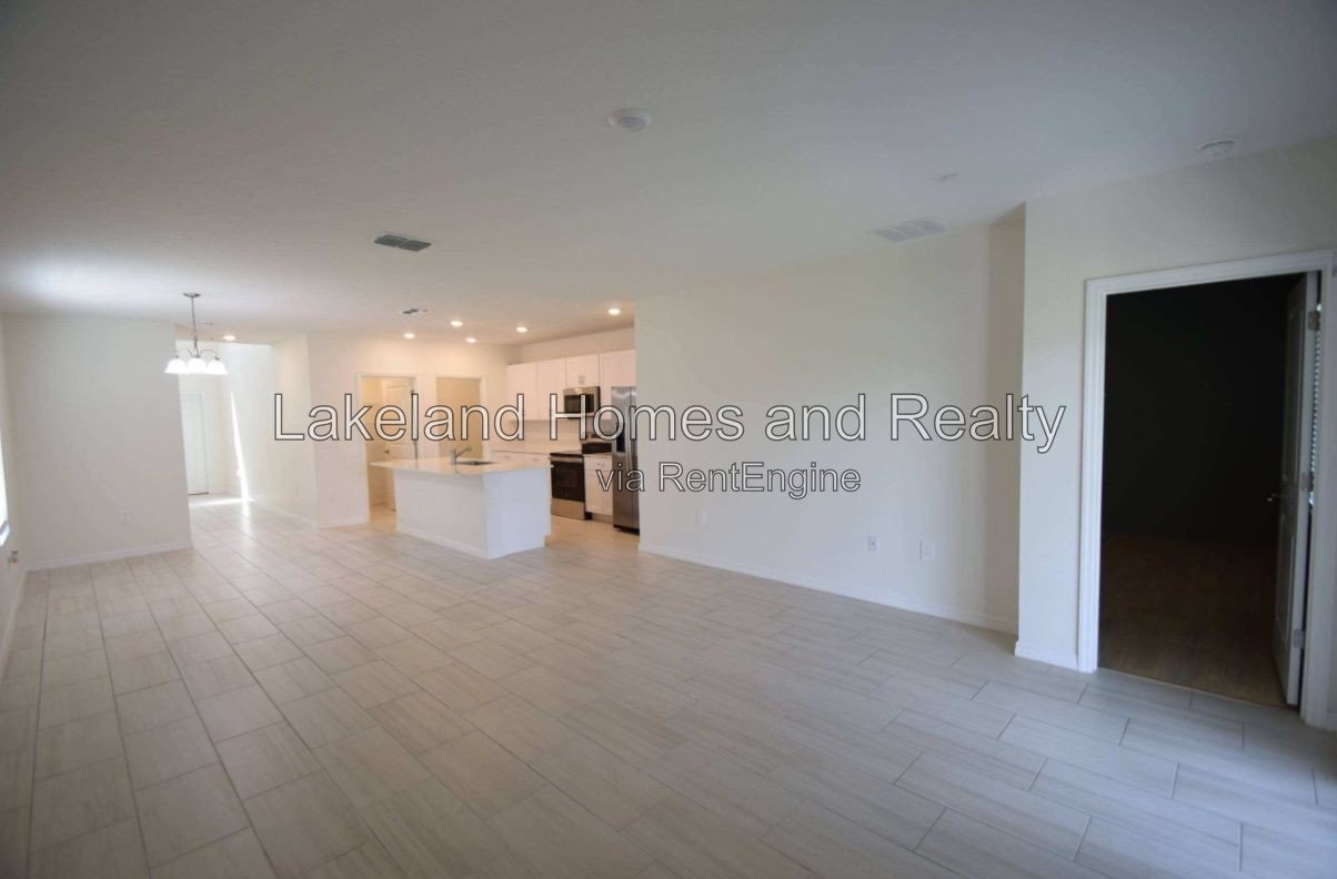 Spacious 5-Bedroom Retreat with 2.5 Baths in Charming Plant City! property image