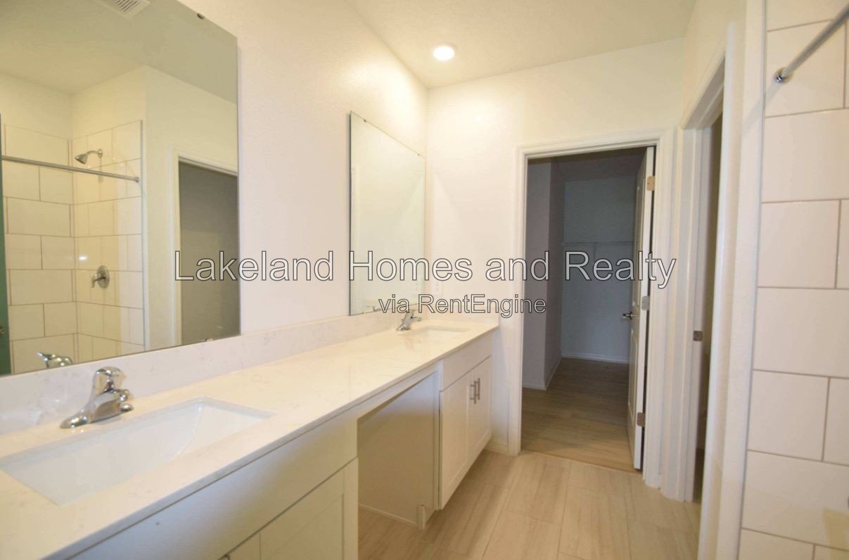 Spacious 5-Bedroom Retreat with 2.5 Baths in Charming Plant City! property image