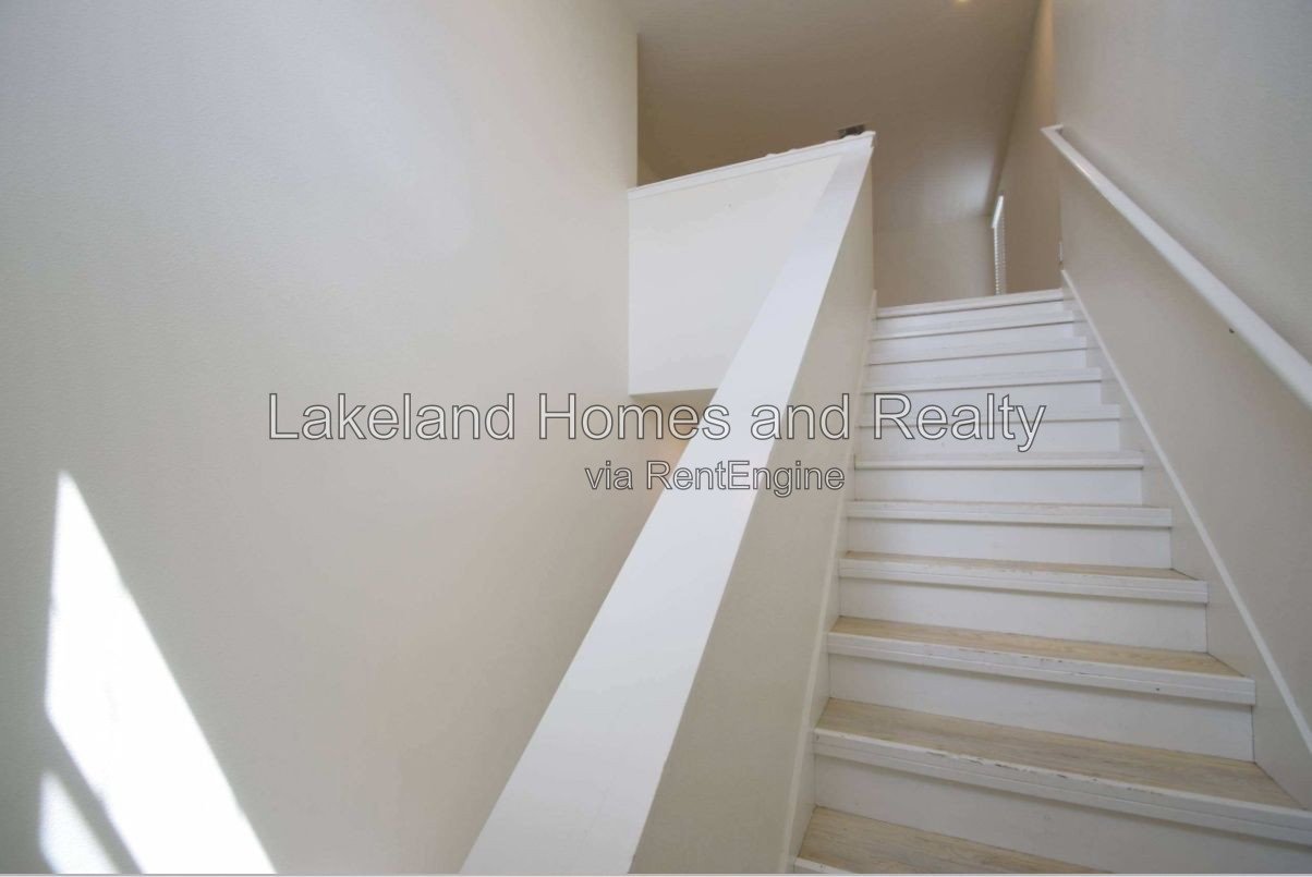 Spacious 5-Bedroom Retreat with 2.5 Baths in Charming Plant City! property image