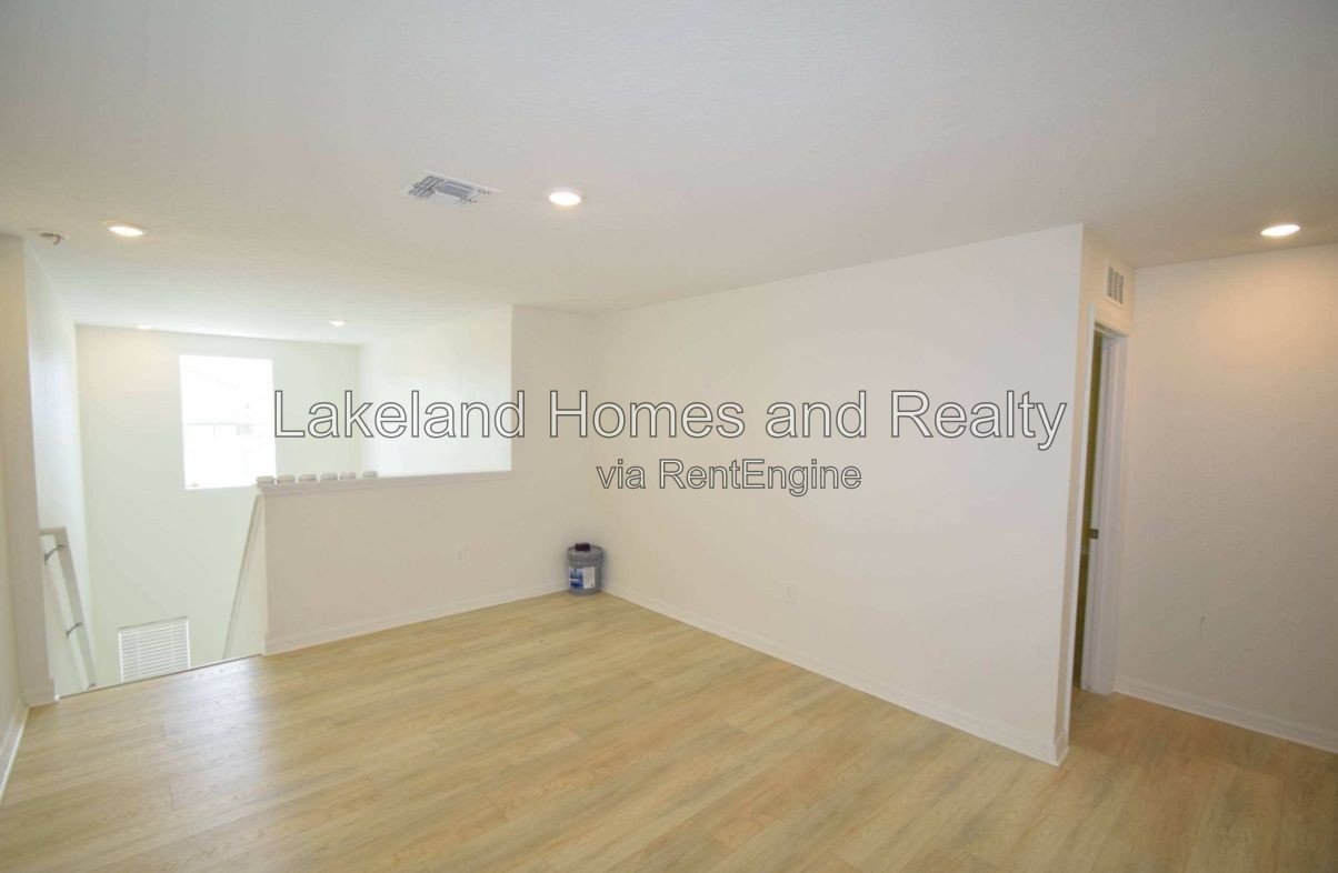 Spacious 5-Bedroom Retreat with 2.5 Baths in Charming Plant City! property image